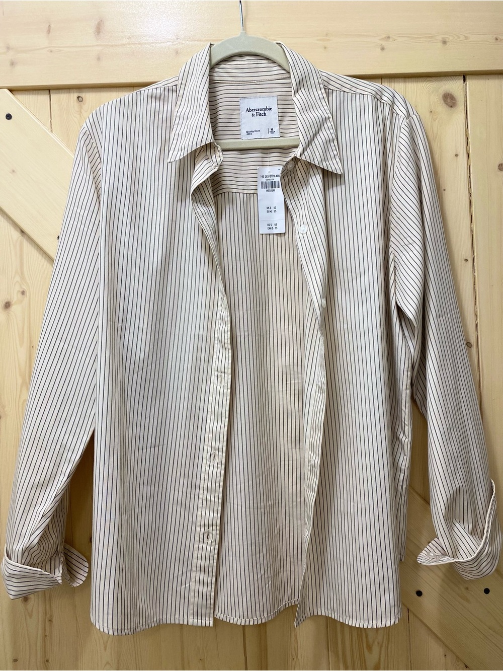 ⭐️⭐️NWT Abercrombie & Fitch Creamy Tan Button-Down Shirt w/ Vertical Pinstripes